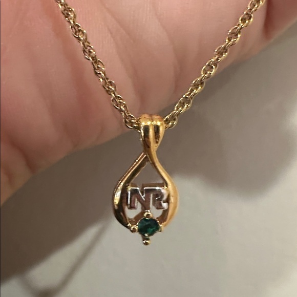 Nina Ricci Jewelry - Nina Ricci Mixed Metal Vintage Pendant Necklace